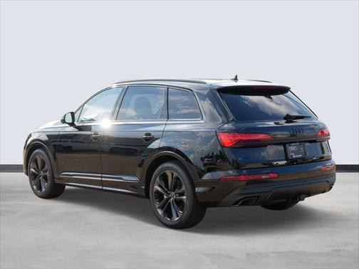 2025 Audi Q7 55 Premium Plus