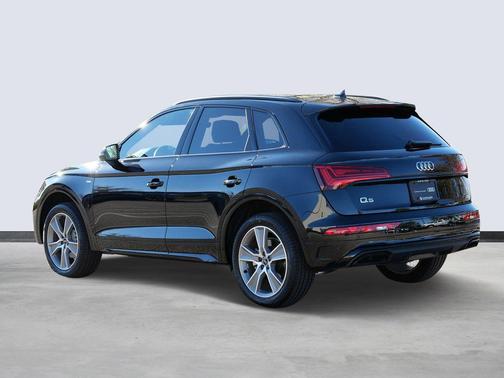 2025 Audi Q5 45 S line Premium