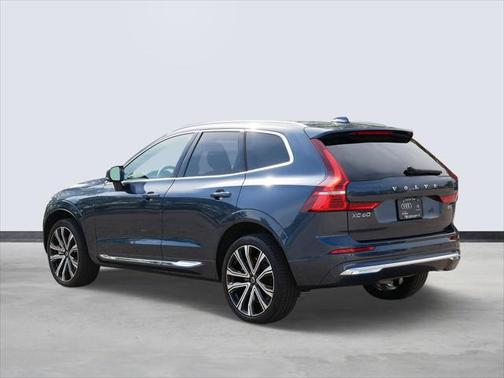 2023 Volvo XC60 B5 Ultimate Bright Theme