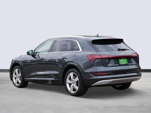 2019 Audi e-tron Premium Plus