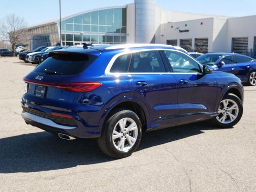 Navarra Blue Metallic 2025 Audi Q5 Premium TFSI quattro S tronic