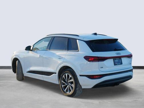 2025 Audi Q6 e-tron Premium Plus quattro