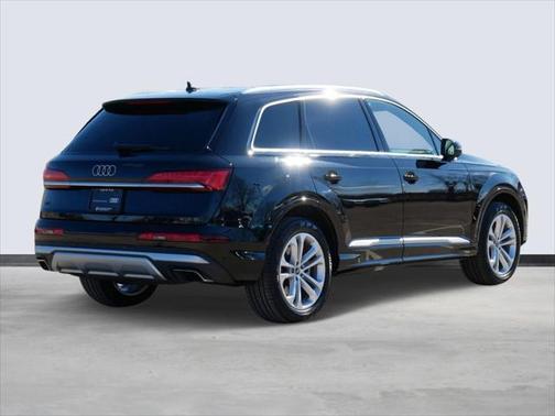 2025 Audi Q7 45 Premium