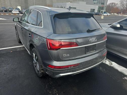 2024 Audi Q5 45 S line Premium