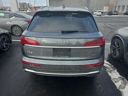 2024 Audi Q5 45 S line Premium