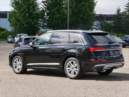 2025 Audi Q7 55 Premium Plus
