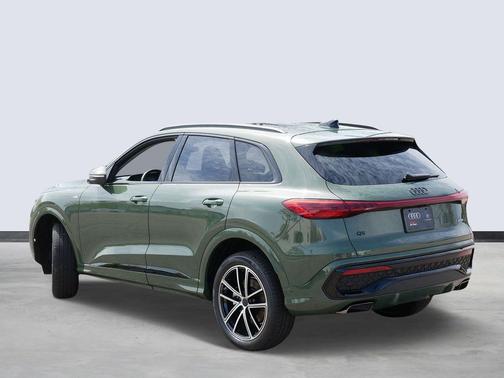 District Green Metallic 2026 Audi Q5 Premium Plus TFSI quattro S tronic