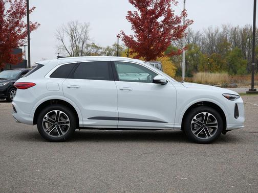 2025 Audi Q5 Premium Plus TFSI quattro S tronic