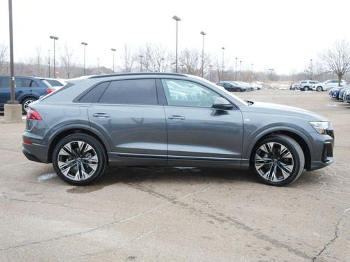 2025 Audi Q8 55 Premium Plus