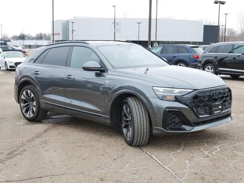 2025 Audi Q8 55 Premium Plus