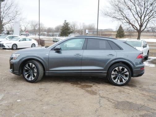 2025 Audi Q8 55 Premium Plus