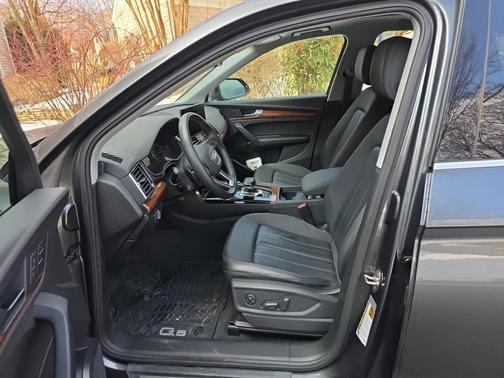2023 Audi Q5 45 S line Premium