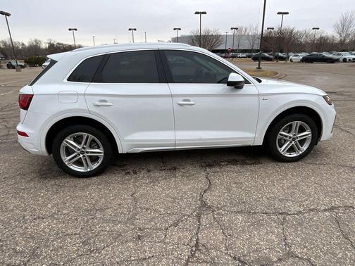 2024 Audi Q5 e 55 S line Premium Plus