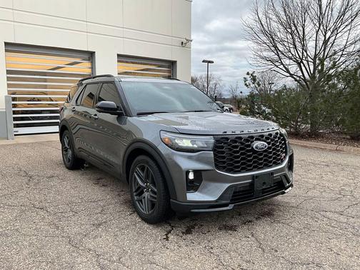 CARBONIZED GRAY METALLIC 2026 Ford Explorer ST