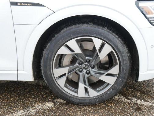 2023 Audi e-tron Premium quattro