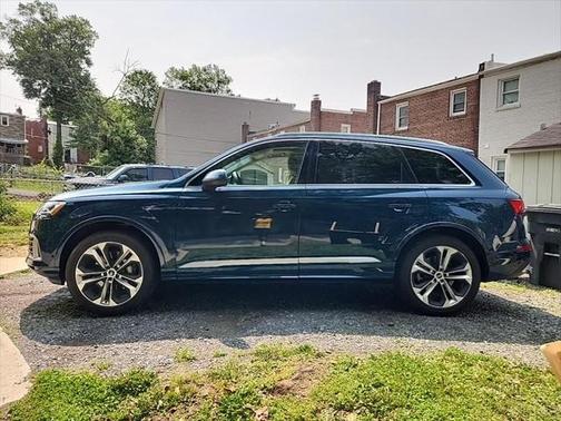 2022 Audi Q7 55 Premium Plus