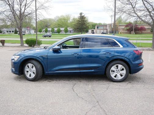 Galaxy Blue Metallic 2019 Audi e-tron Premium Plus