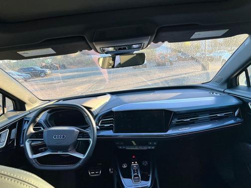 2024 Audi Q4 e-tron Sportback Prestige 55 quattro