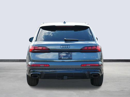 Daytona Gray Pearl Effect 2026 Audi Q7 55 Prestige