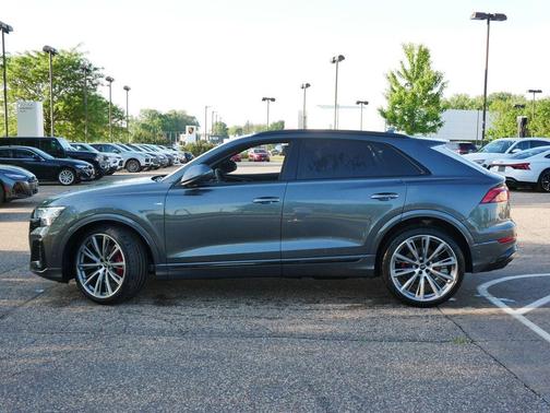 Daytona Gray Pearl Effect 2026 Audi Q8 55 Prestige