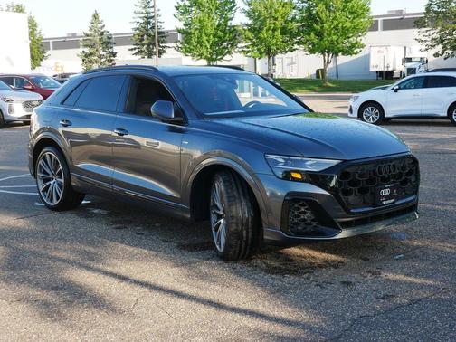 Daytona Gray Pearl Effect 2026 Audi Q8 55 Prestige