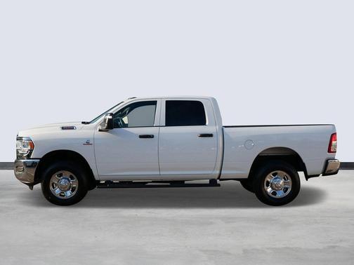 2024 RAM 3500 Tradesman Crew Cab 4x4 6'4' Box