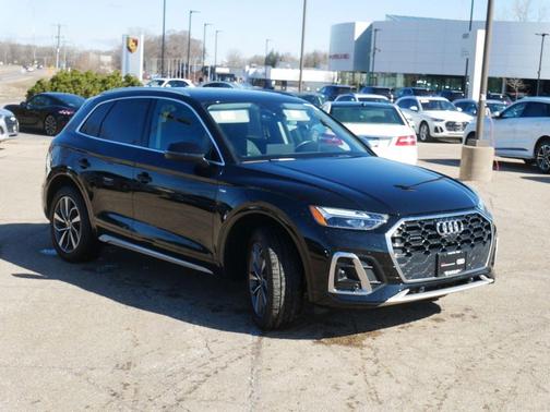Mythos Black Metallic 2023 Audi Q5 45 S line Premium Plus