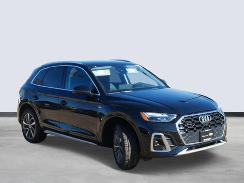 Mythos Black Metallic 2023 Audi Q5 45 S line Premium Plus