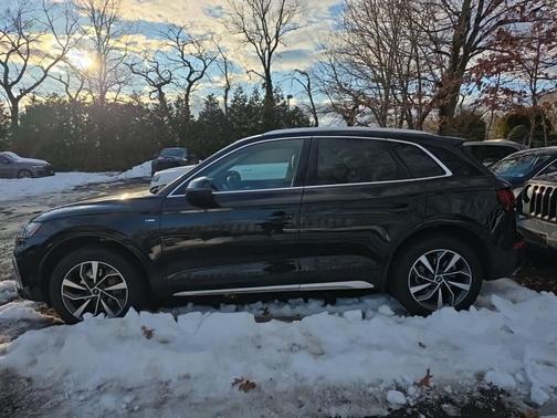 2023 Audi Q5 45 S line Premium Plus