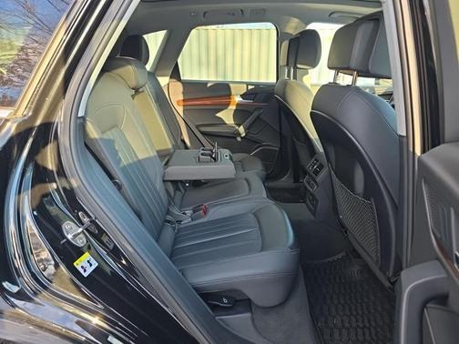 2023 Audi Q5 45 S line Premium Plus