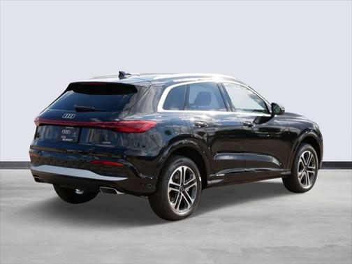 2025 Audi Q5 Premium