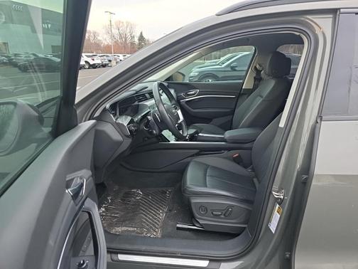 2024 Audi Q8 e-tron Premium Plus