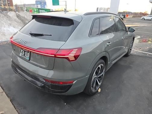 2024 Audi Q8 e-tron Premium Plus
