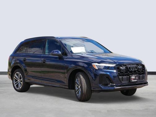 Waitomo Blue Metallic 2026 Audi Q7 45 Premium