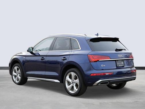 2022 Audi Q5 45 S line Premium Plus