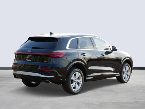 2025 Audi Q5 Premium