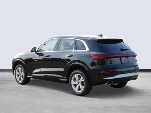 2025 Audi Q5 Premium