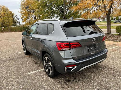 2024 Volkswagen Taos 1.5T SE