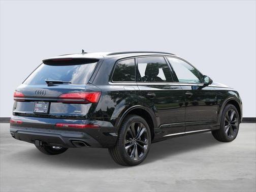 2025 Audi Q7 55 Premium Plus