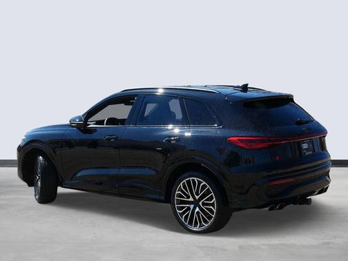 Mythos Black Metallic 2026 Audi SQ5 3.0T Premium Plus