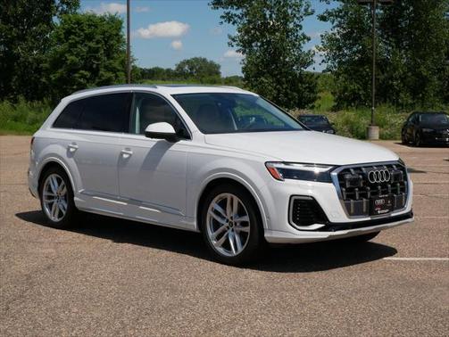 2025 Audi Q7 55 Premium Plus