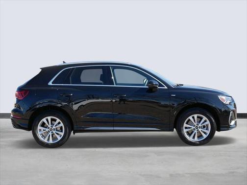 2024 Audi Q3 Premium 45 TFSI S line quattro Tiptronic