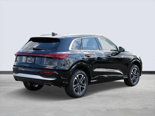 2025 Audi Q5 Premium
