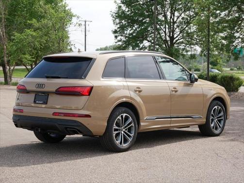 2025 Audi Q7 45 Premium Plus