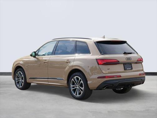 2025 Audi Q7 45 Premium Plus