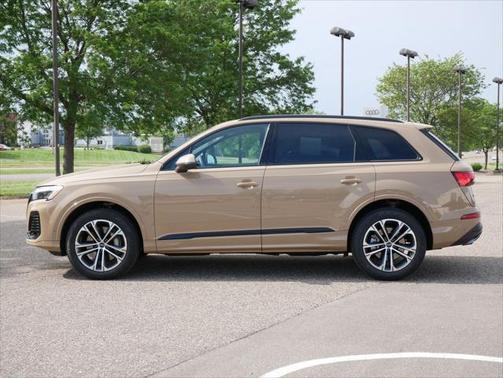 2025 Audi Q7 45 Premium Plus