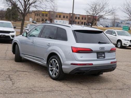 Satellite Silver Metallic 2025 Audi Q7 45 Premium