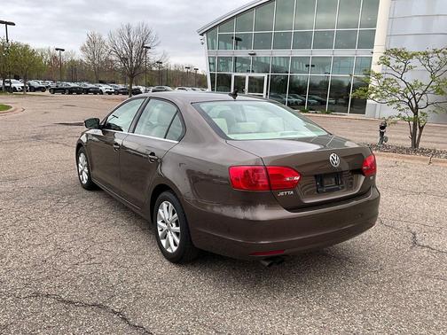 Toffee Brown Metallic 2014 Volkswagen Jetta Auto SE w/Connectivity