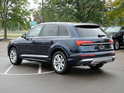 2025 Audi Q7 55 Premium Plus