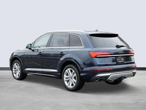 2025 Audi Q7 55 Premium Plus